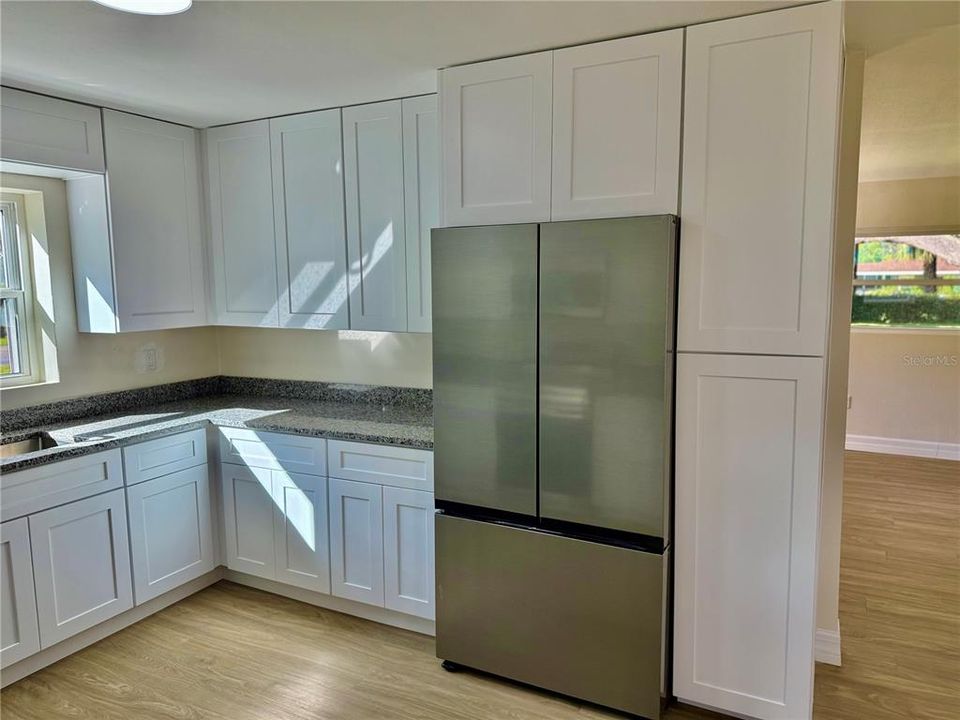 待售: $299,900 (4 贝兹, 2 浴室, 1614 平方英尺)