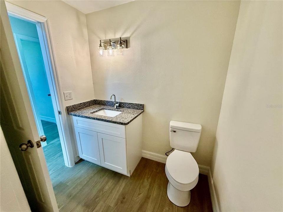 待售: $299,900 (4 贝兹, 2 浴室, 1614 平方英尺)