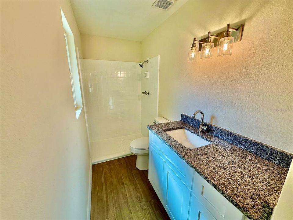 待售: $299,900 (4 贝兹, 2 浴室, 1614 平方英尺)