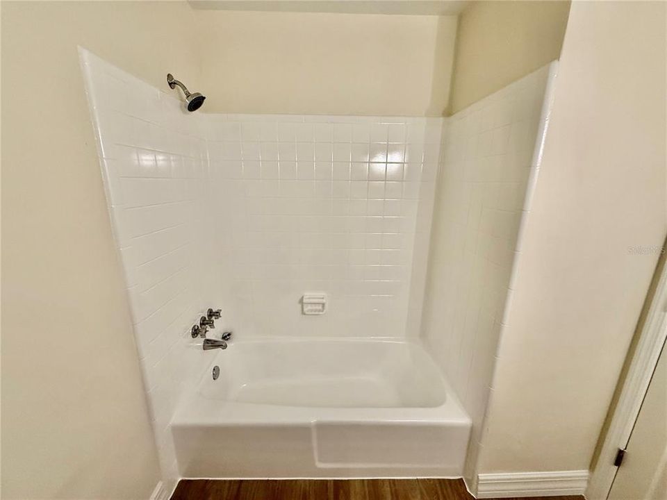 待售: $299,900 (4 贝兹, 2 浴室, 1614 平方英尺)