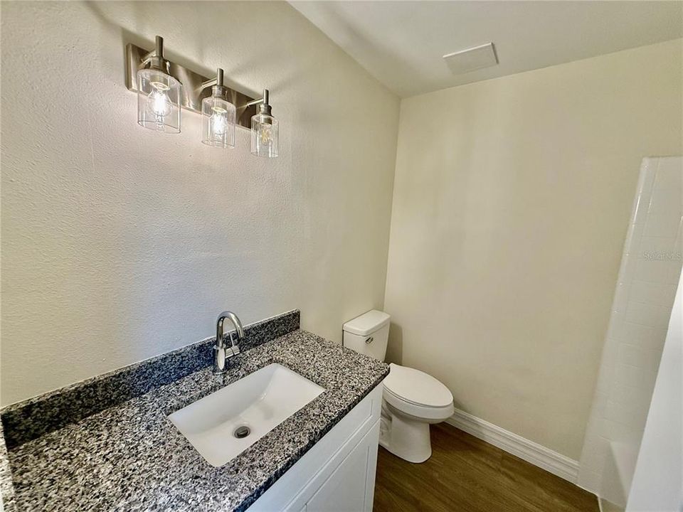 待售: $299,900 (4 贝兹, 2 浴室, 1614 平方英尺)