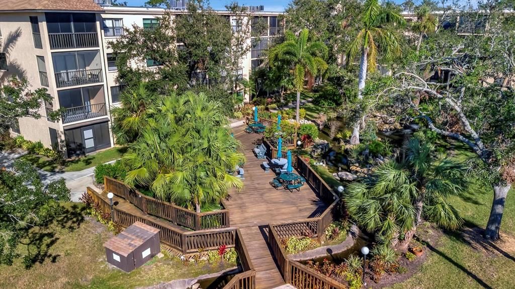 For Sale: $185,000 (1 beds, 1 baths, 924 Square Feet)