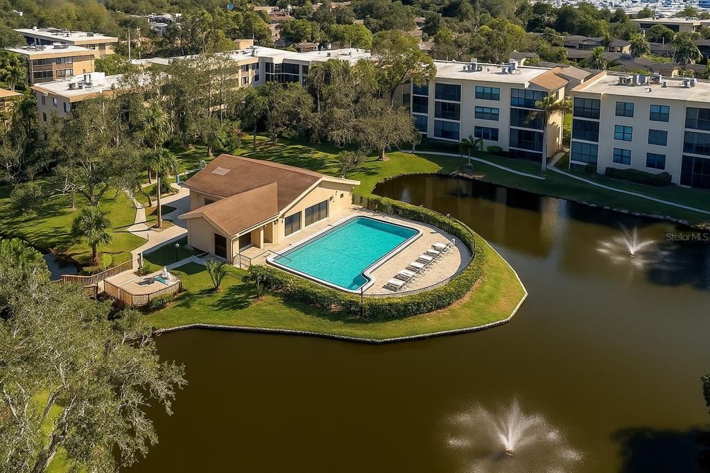 For Sale: $185,000 (1 beds, 1 baths, 924 Square Feet)