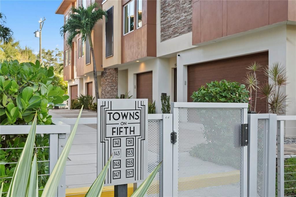 待售: $1,695,000 (2 贝兹, 2 浴室, 2619 平方英尺)