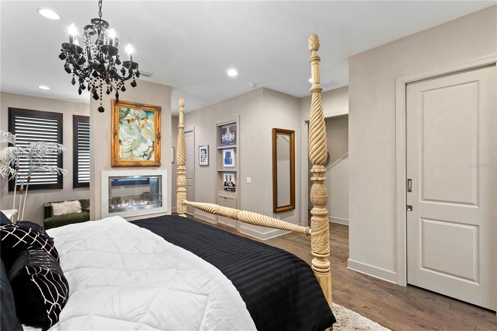 待售: $1,695,000 (2 贝兹, 2 浴室, 2619 平方英尺)