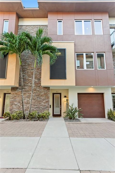 待售: $1,695,000 (2 贝兹, 2 浴室, 2619 平方英尺)