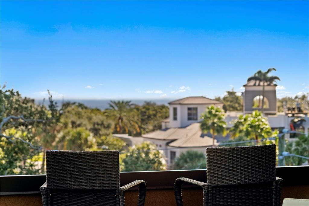 待售: $1,695,000 (2 贝兹, 2 浴室, 2619 平方英尺)