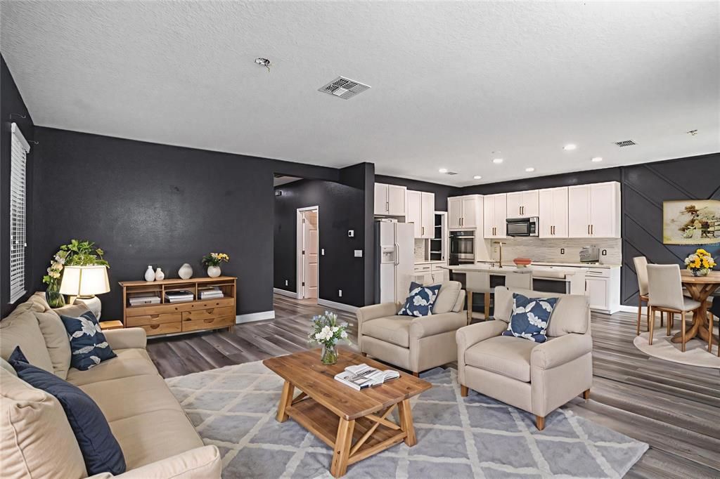 En Venta: $404,000 (5 camas, 3 baños, 2641 Pies cuadrados)