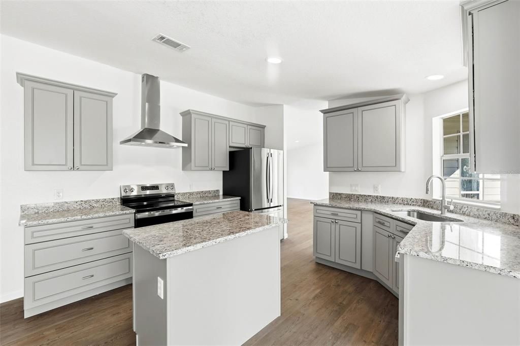 For Sale: $275,000 (3 beds, 2 baths, 1932 Square Feet)