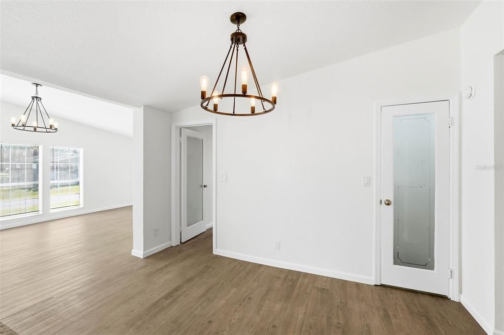 For Sale: $275,000 (3 beds, 2 baths, 1932 Square Feet)