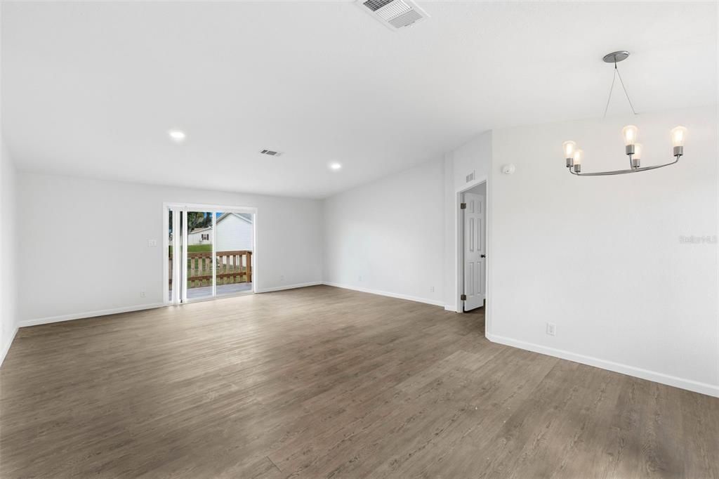 For Sale: $275,000 (3 beds, 2 baths, 1932 Square Feet)