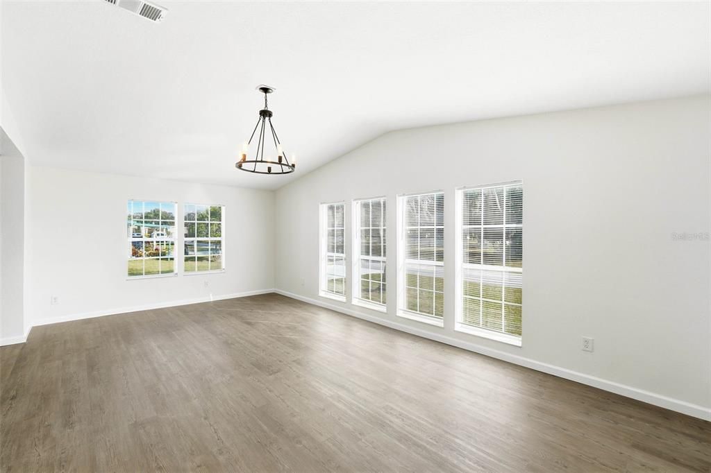 For Sale: $275,000 (3 beds, 2 baths, 1932 Square Feet)