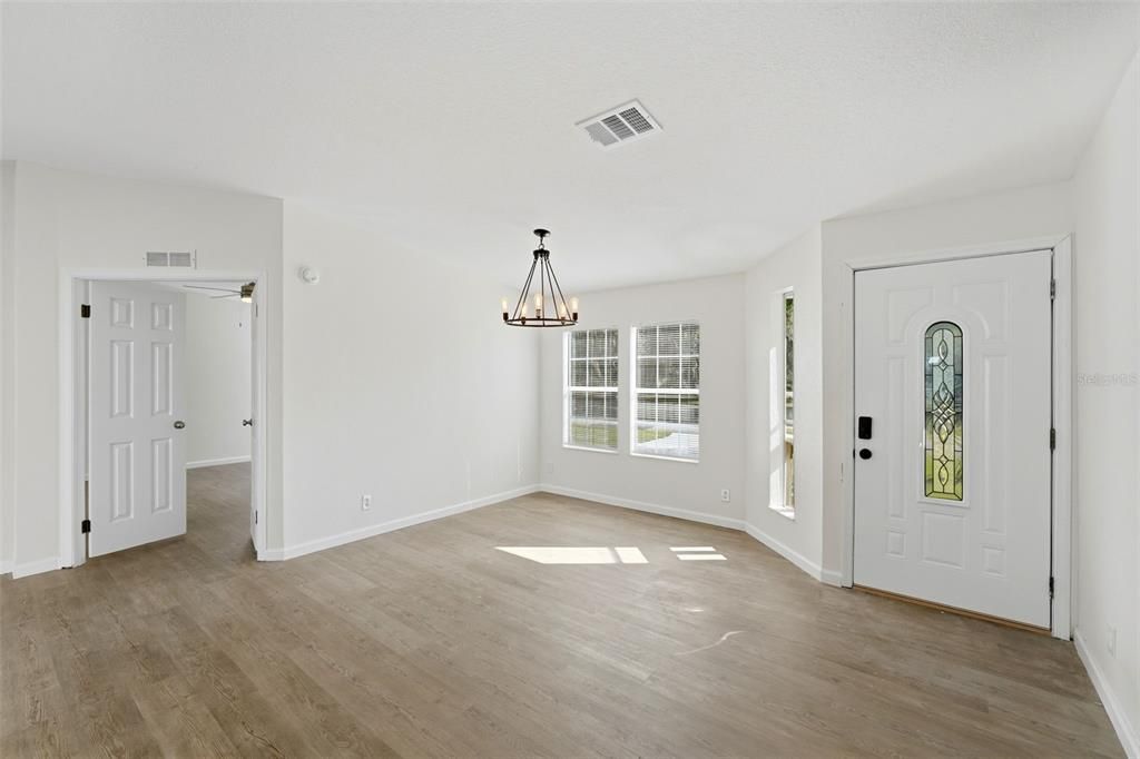 For Sale: $275,000 (3 beds, 2 baths, 1932 Square Feet)