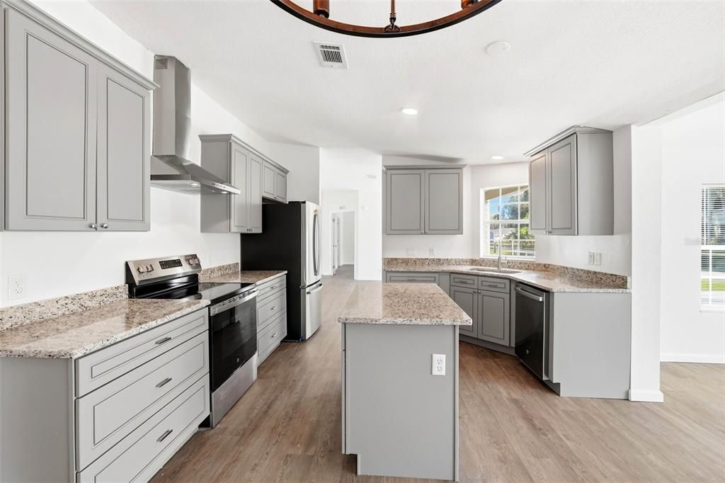 For Sale: $275,000 (3 beds, 2 baths, 1932 Square Feet)