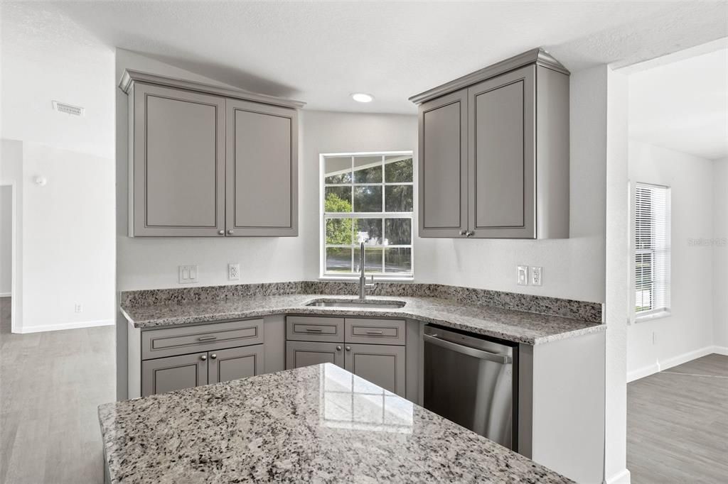 For Sale: $275,000 (3 beds, 2 baths, 1932 Square Feet)