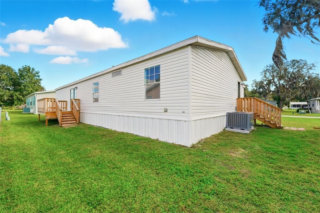 For Sale: $275,000 (3 beds, 2 baths, 1932 Square Feet)