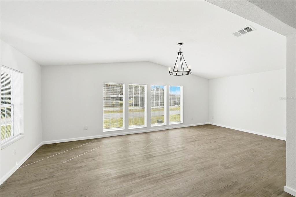 For Sale: $275,000 (3 beds, 2 baths, 1932 Square Feet)