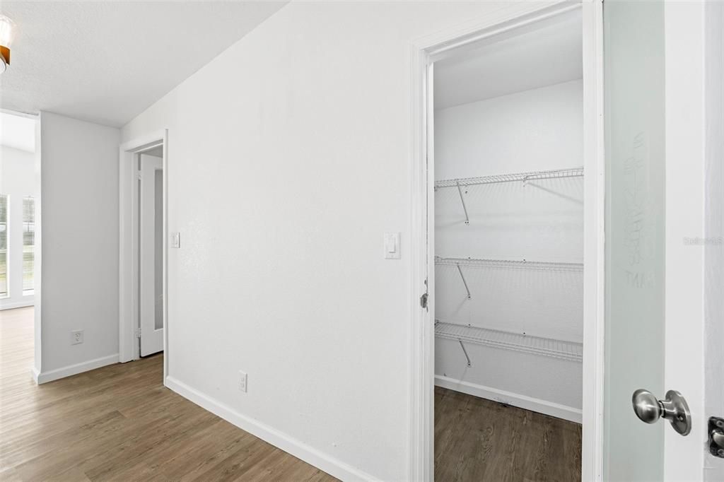 For Sale: $275,000 (3 beds, 2 baths, 1932 Square Feet)