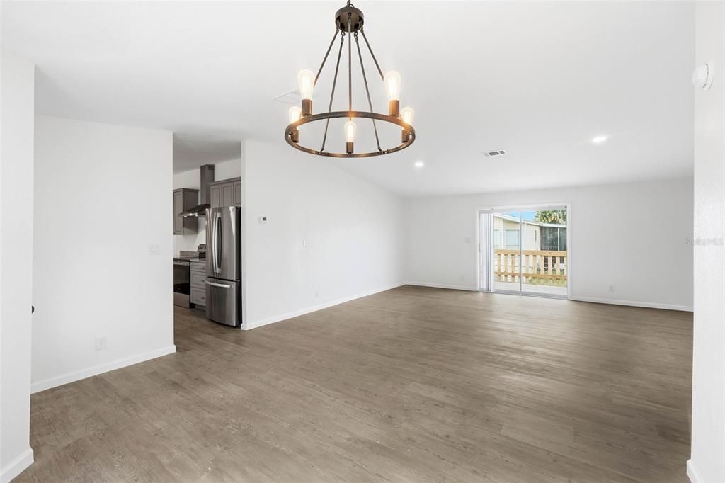 For Sale: $275,000 (3 beds, 2 baths, 1932 Square Feet)