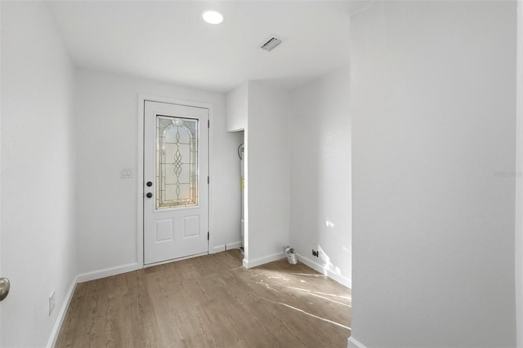 For Sale: $275,000 (3 beds, 2 baths, 1932 Square Feet)