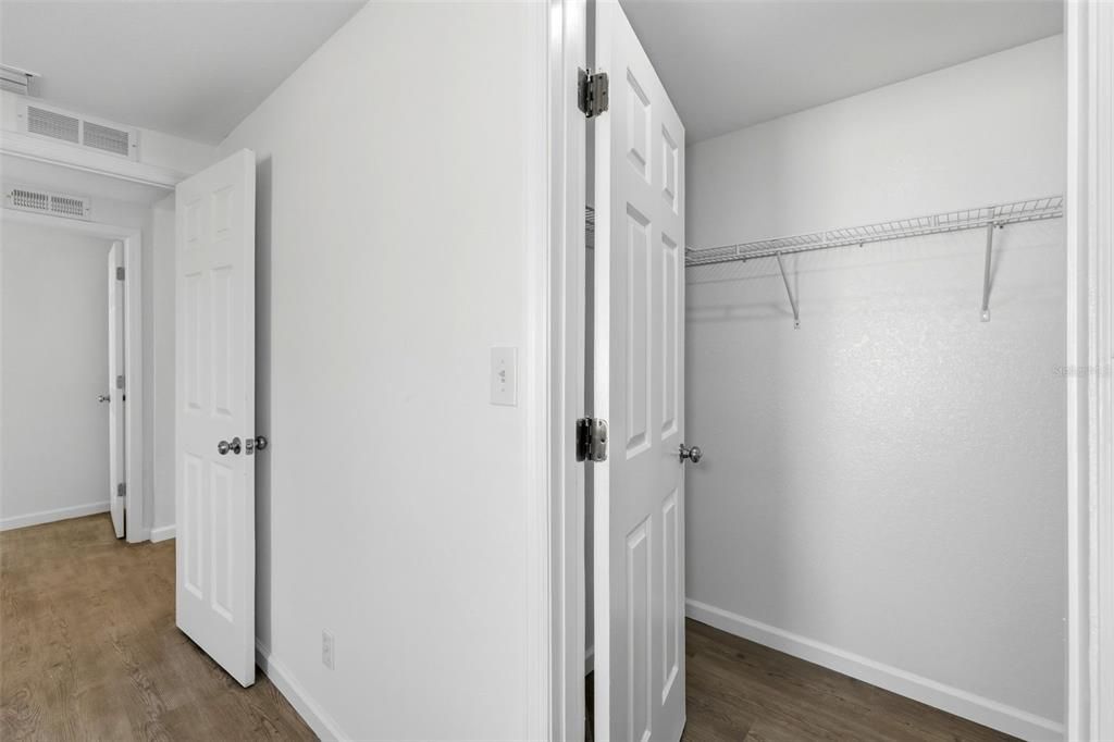 For Sale: $275,000 (3 beds, 2 baths, 1932 Square Feet)