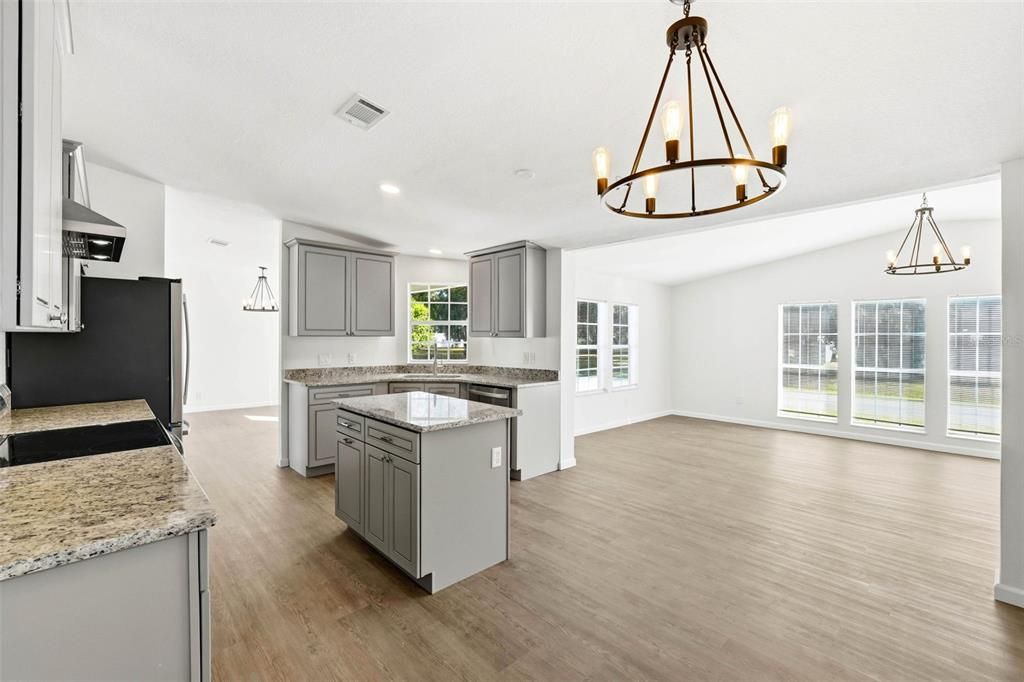 For Sale: $275,000 (3 beds, 2 baths, 1932 Square Feet)