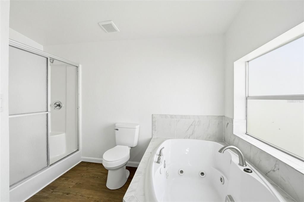 For Sale: $275,000 (3 beds, 2 baths, 1932 Square Feet)