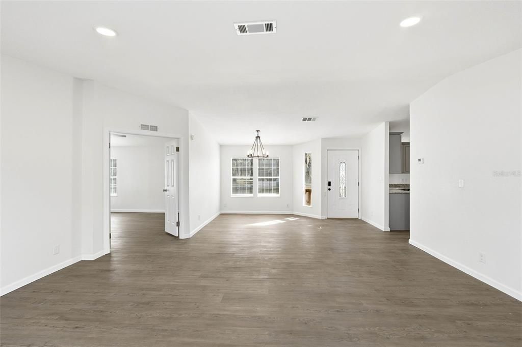 For Sale: $275,000 (3 beds, 2 baths, 1932 Square Feet)