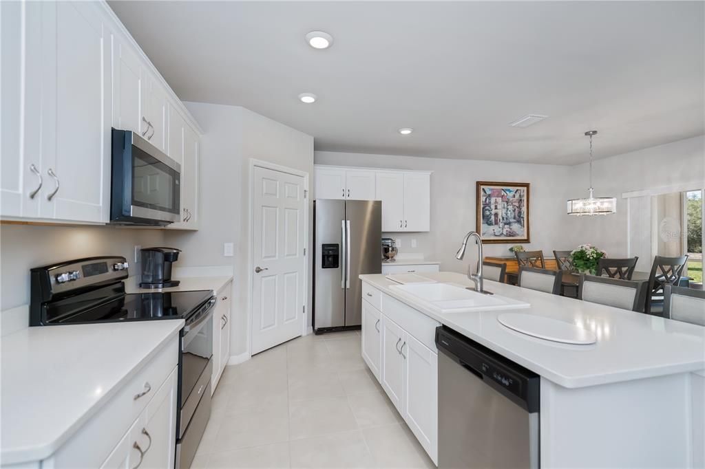 For Sale: $295,000 (4 beds, 2 baths, 1846 Square Feet)