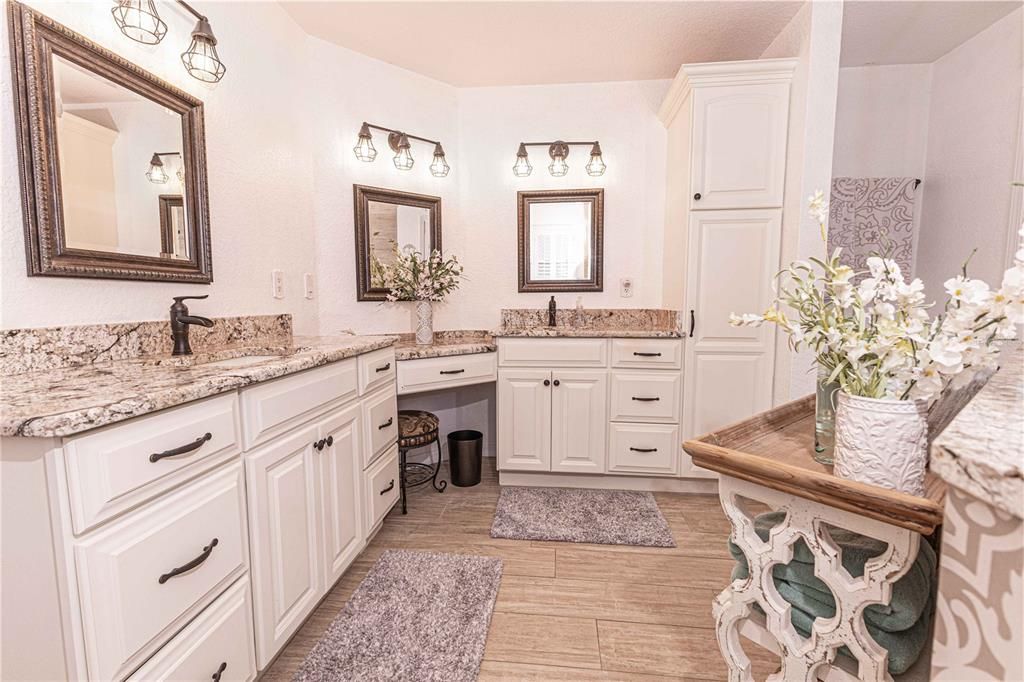 Под контрактом: $499,900 (3 спален, 2 ванн, 2273 Квадратных фут)