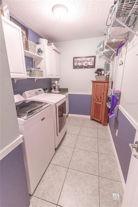 Под контрактом: $499,900 (3 спален, 2 ванн, 2273 Квадратных фут)