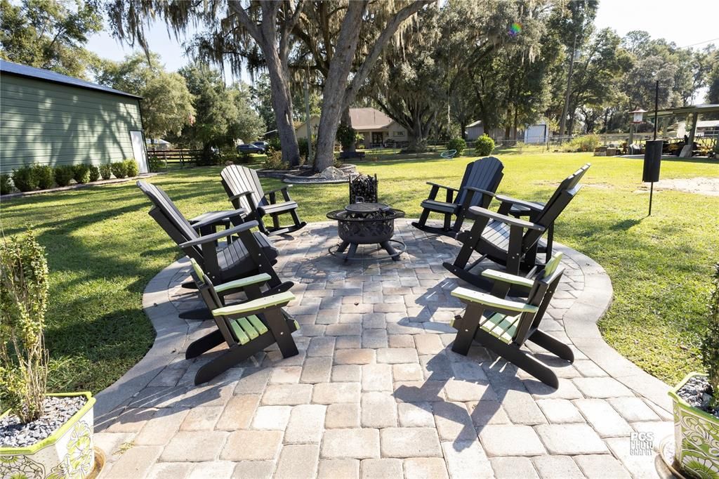 Под контрактом: $499,900 (3 спален, 2 ванн, 2273 Квадратных фут)