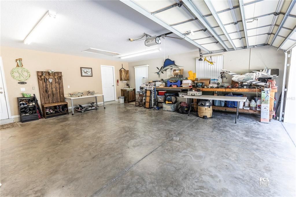 Под контрактом: $499,900 (3 спален, 2 ванн, 2273 Квадратных фут)