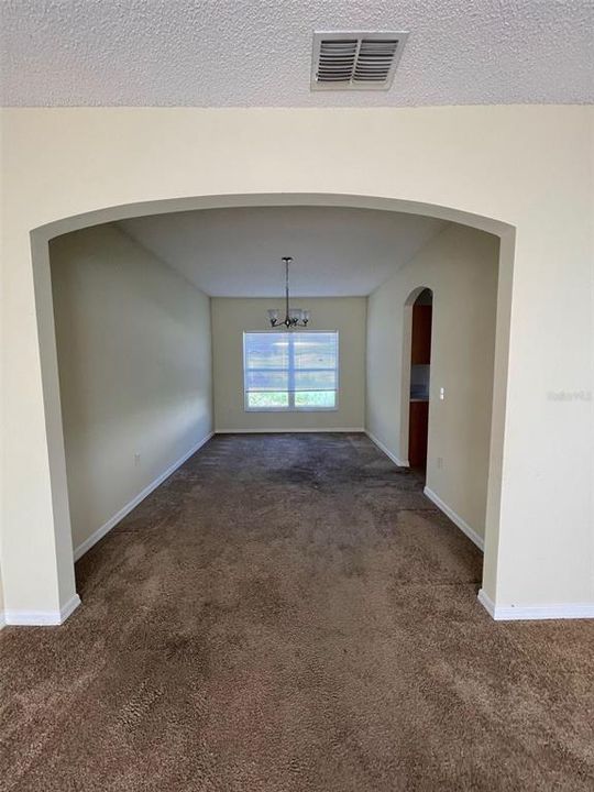 For Rent: $2,095 (4 beds, 2 baths, 2162 Square Feet)