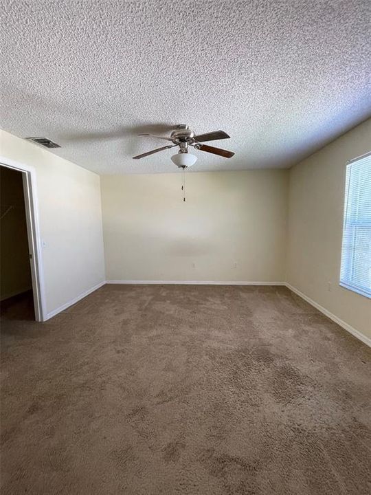 For Rent: $2,095 (4 beds, 2 baths, 2162 Square Feet)
