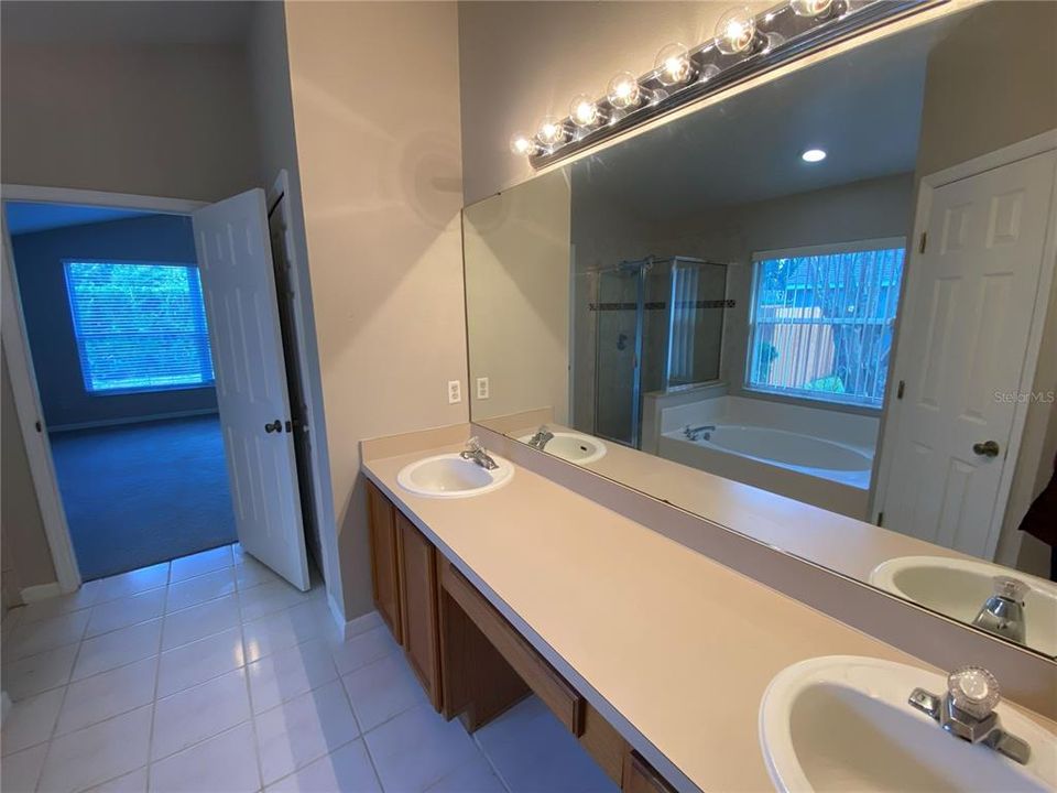 出租: $2,195 (3 贝兹, 2 浴室, 1912 平方英尺)