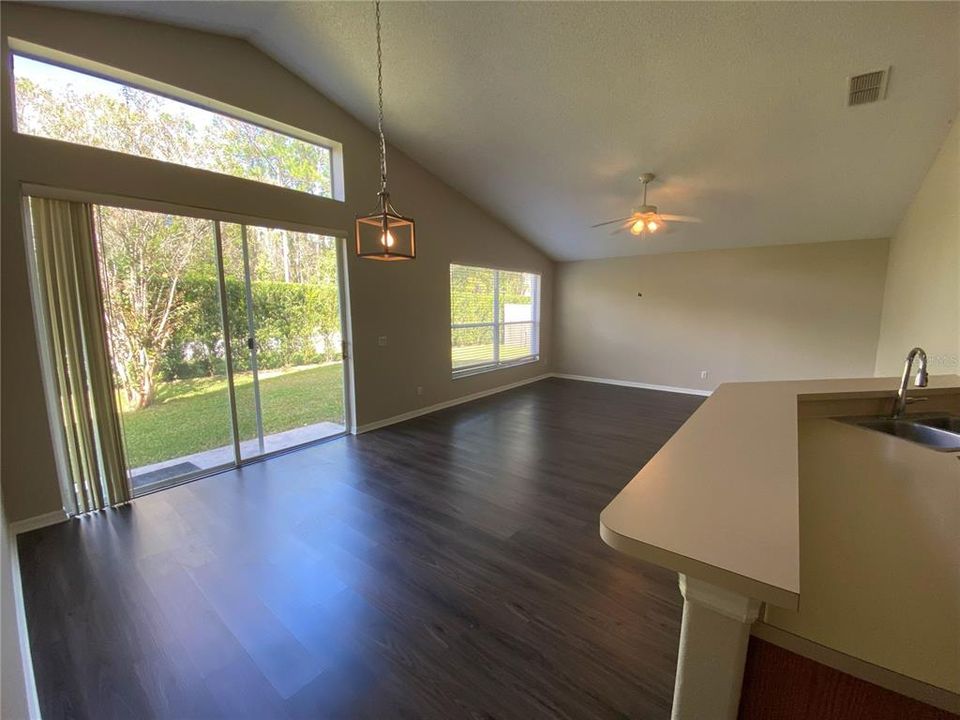 出租: $2,195 (3 贝兹, 2 浴室, 1912 平方英尺)