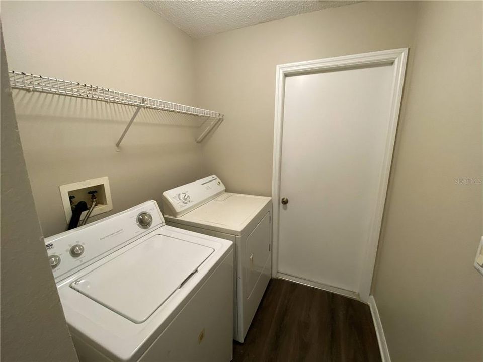 出租: $2,195 (3 贝兹, 2 浴室, 1912 平方英尺)