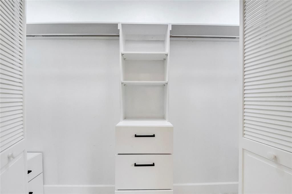 For Sale: $975,000 (4 beds, 4 baths, 2636 Square Feet)