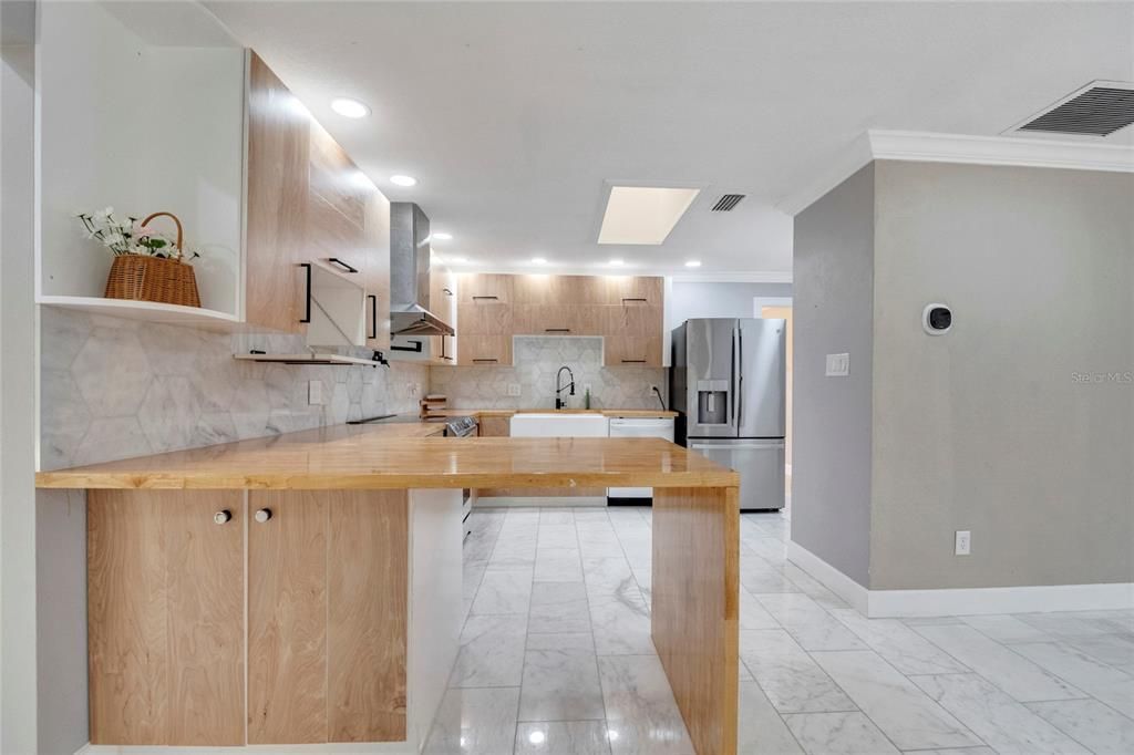 For Sale: $975,000 (4 beds, 4 baths, 2636 Square Feet)