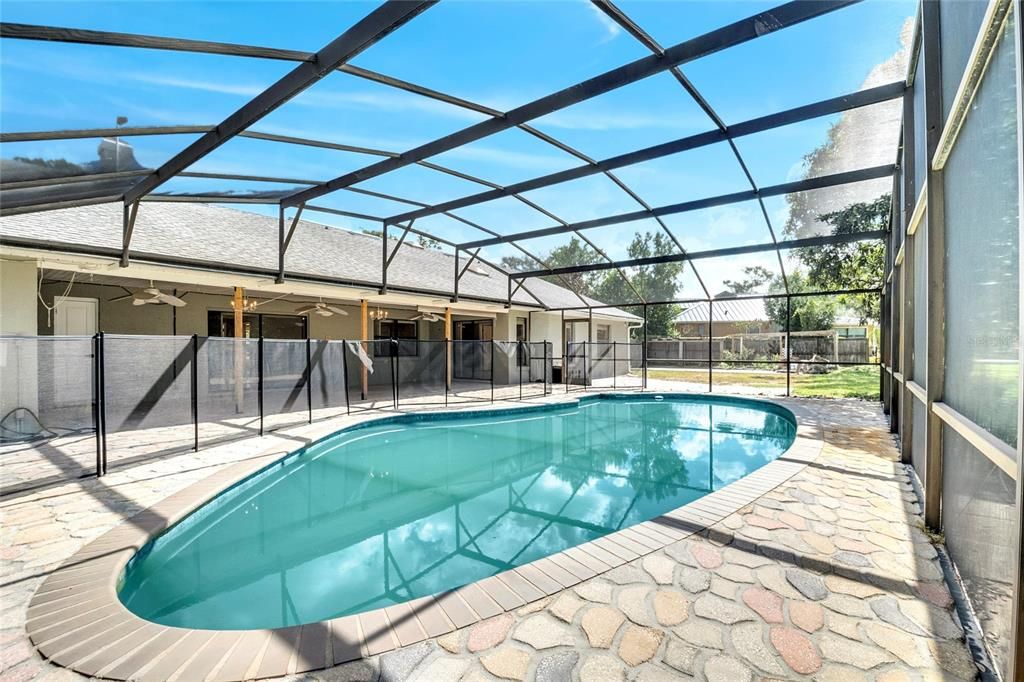 For Sale: $975,000 (4 beds, 4 baths, 2636 Square Feet)