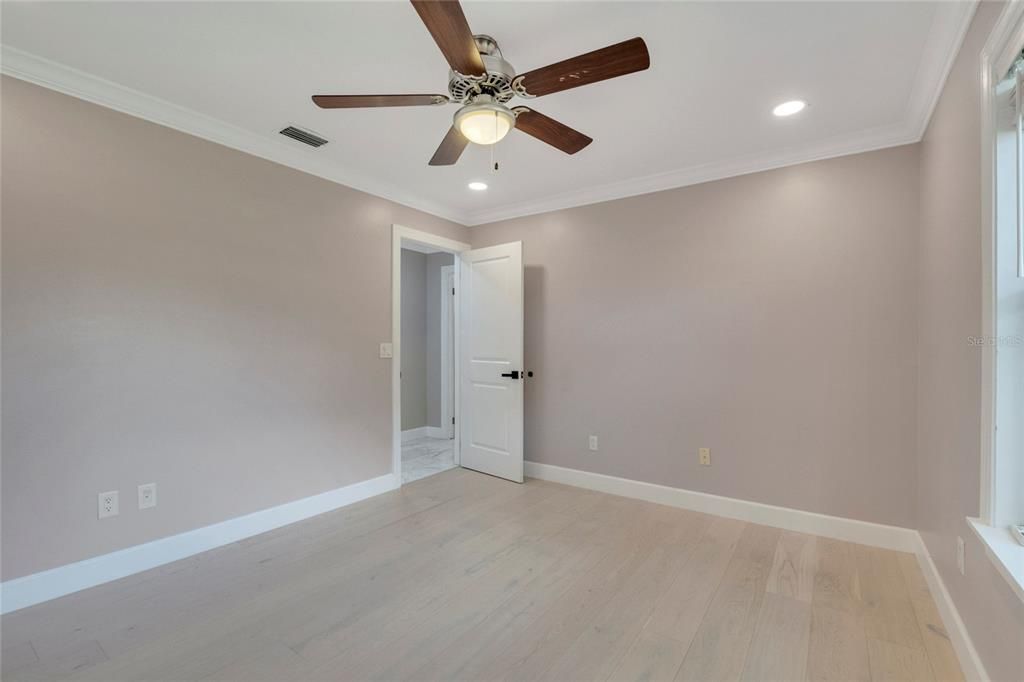 For Sale: $975,000 (4 beds, 4 baths, 2636 Square Feet)