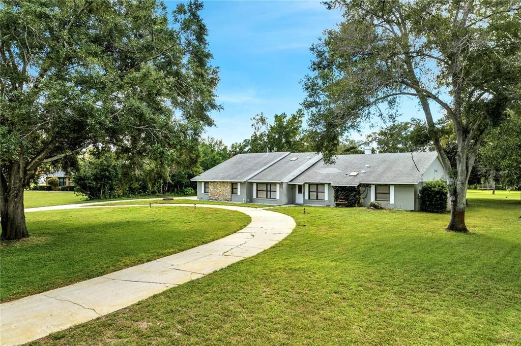 For Sale: $975,000 (4 beds, 4 baths, 2636 Square Feet)