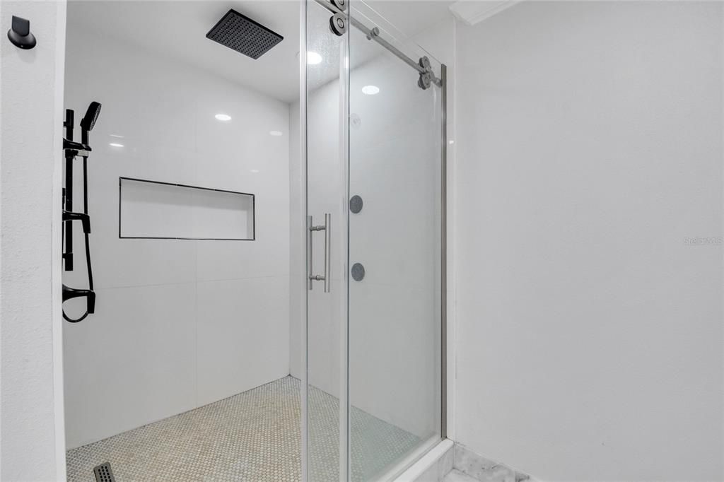 For Sale: $975,000 (4 beds, 4 baths, 2636 Square Feet)