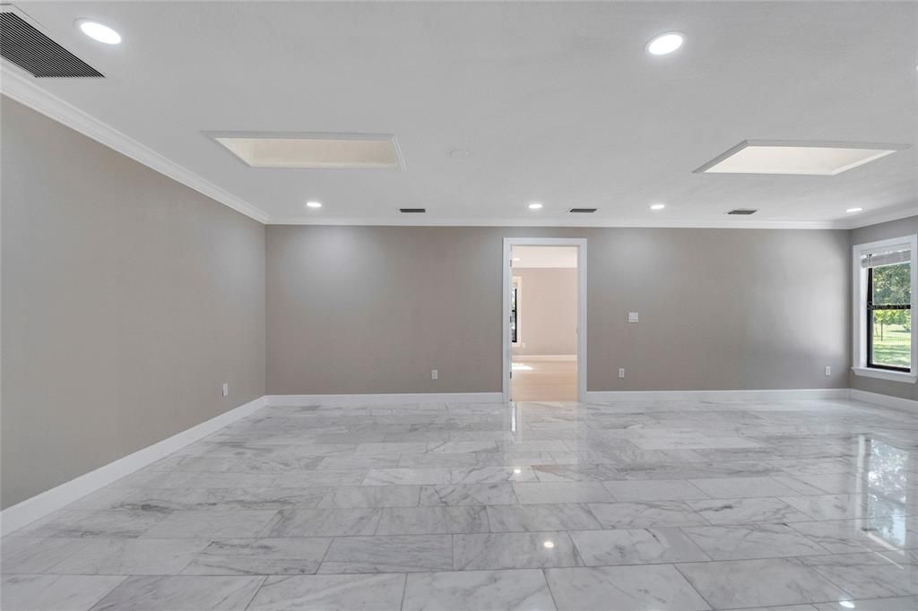 For Sale: $975,000 (4 beds, 4 baths, 2636 Square Feet)