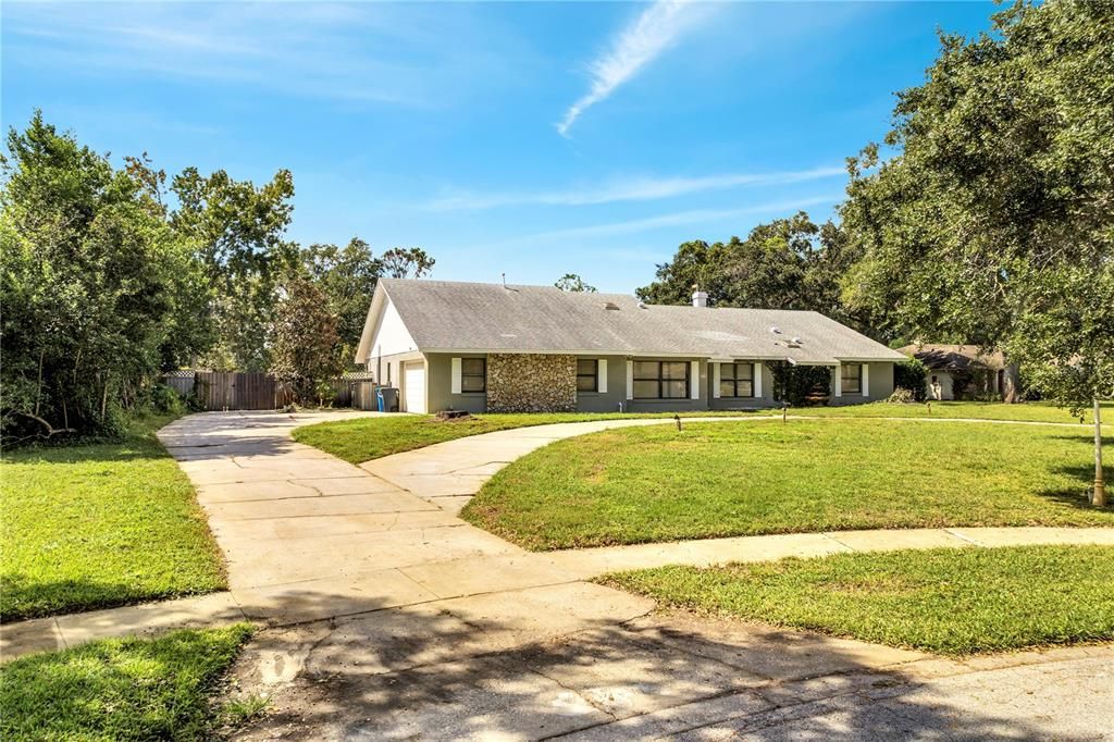 For Sale: $975,000 (4 beds, 4 baths, 2636 Square Feet)