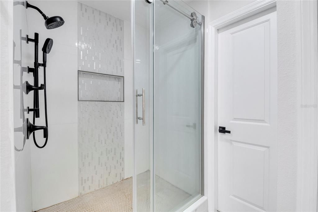 For Sale: $975,000 (4 beds, 4 baths, 2636 Square Feet)