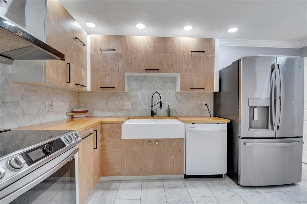 For Sale: $975,000 (4 beds, 4 baths, 2636 Square Feet)