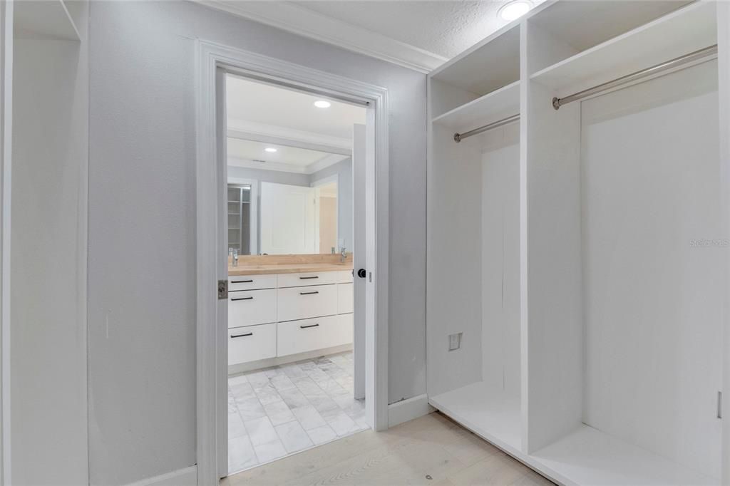 For Sale: $975,000 (4 beds, 4 baths, 2636 Square Feet)