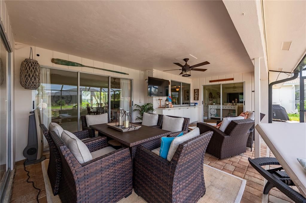 For Sale: $649,000 (2 beds, 2 baths, 1743 Square Feet)